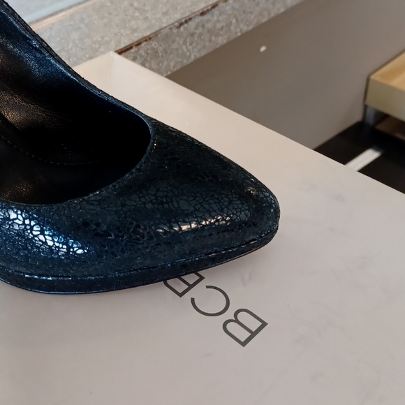 BCBGeneration "Michah" Suede Ruffle/Corset Pump Style Heel NEW- Sz. 8 - Picture 12 of 14